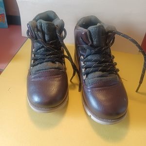 OshKosh B'gosh Kids Brown Booties size 11